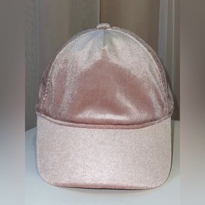 Janie and Jack Girls Cap, light pink color 2-3 T, in great condition.